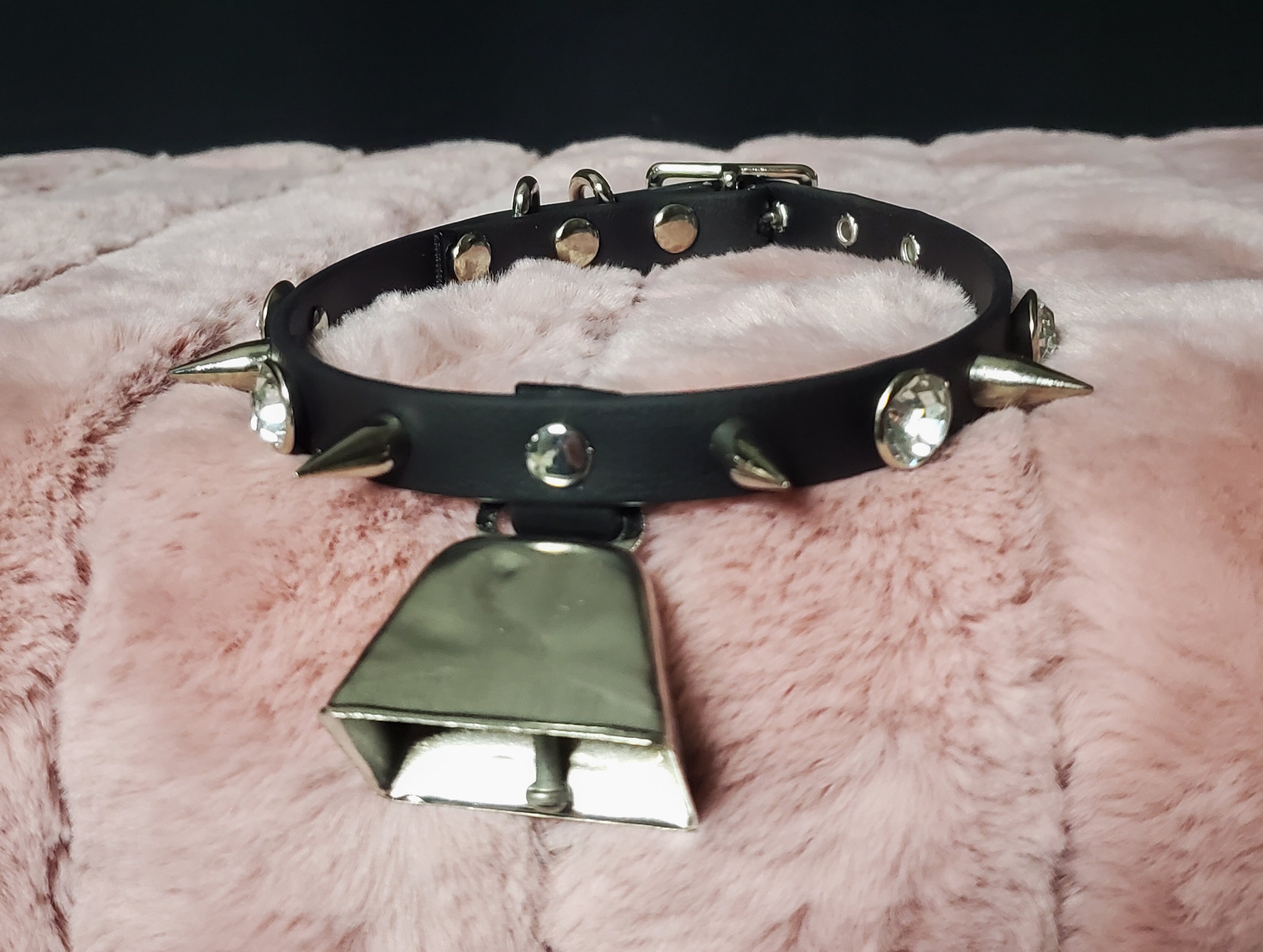 Cow bell choker sale